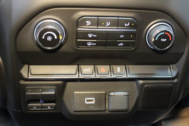 Used 2019 Chevrolet Silverado 1500 Custom w/ Custom Value Package AWD/4WD image 23