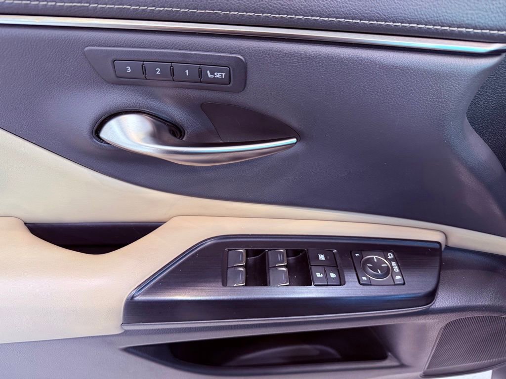 Certified 2021 Lexus ES 350 w/ Premium Package image 19