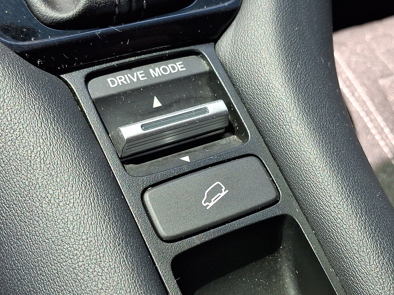 Used 2023 Honda HR-V LX image 25