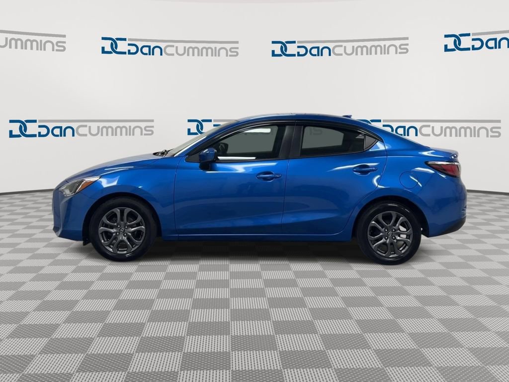 Used 2019 Toyota Yaris XLE FWD image 5