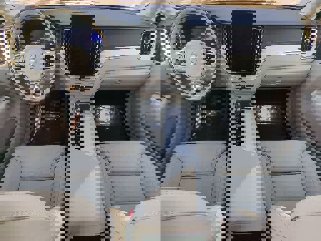 Used 2026 Volvo XC60 B5 Ultra w/ Protection Package Premier image 14