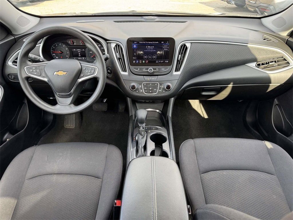 Used 2024 Chevrolet Malibu LT image 2
