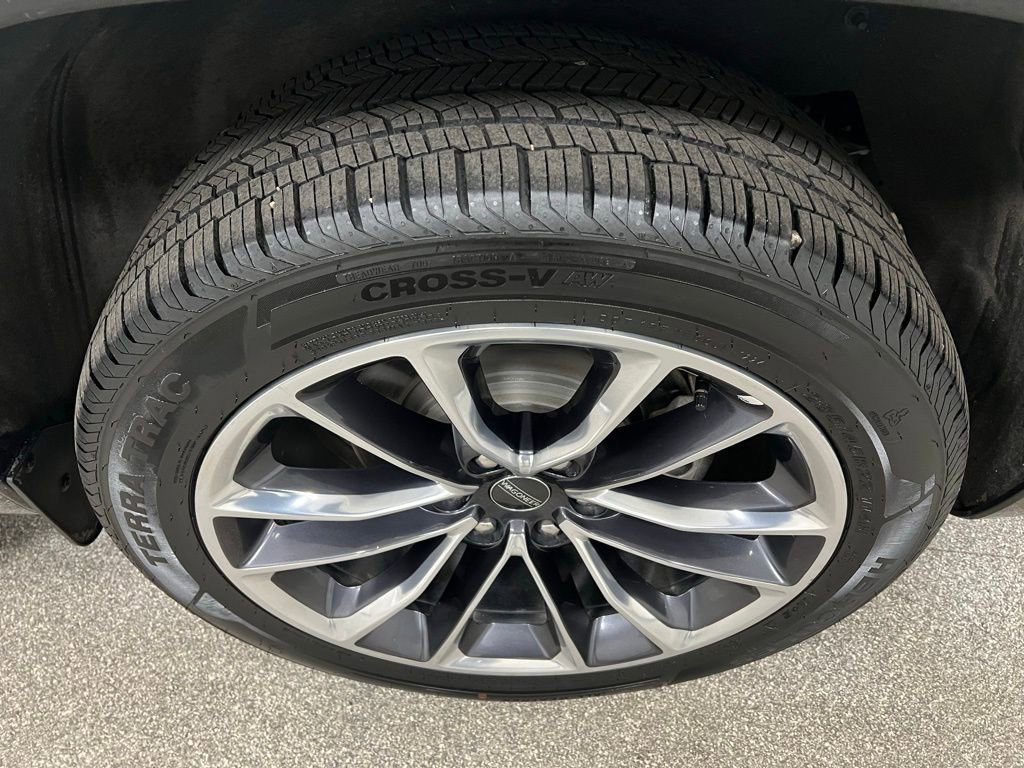 Used 2024 Jeep Wagoneer L Series II w/ Premium Group I image 20