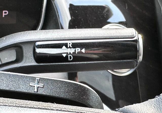 Used 2025 Mercedes-Benz GLC 300 4MATIC image 19