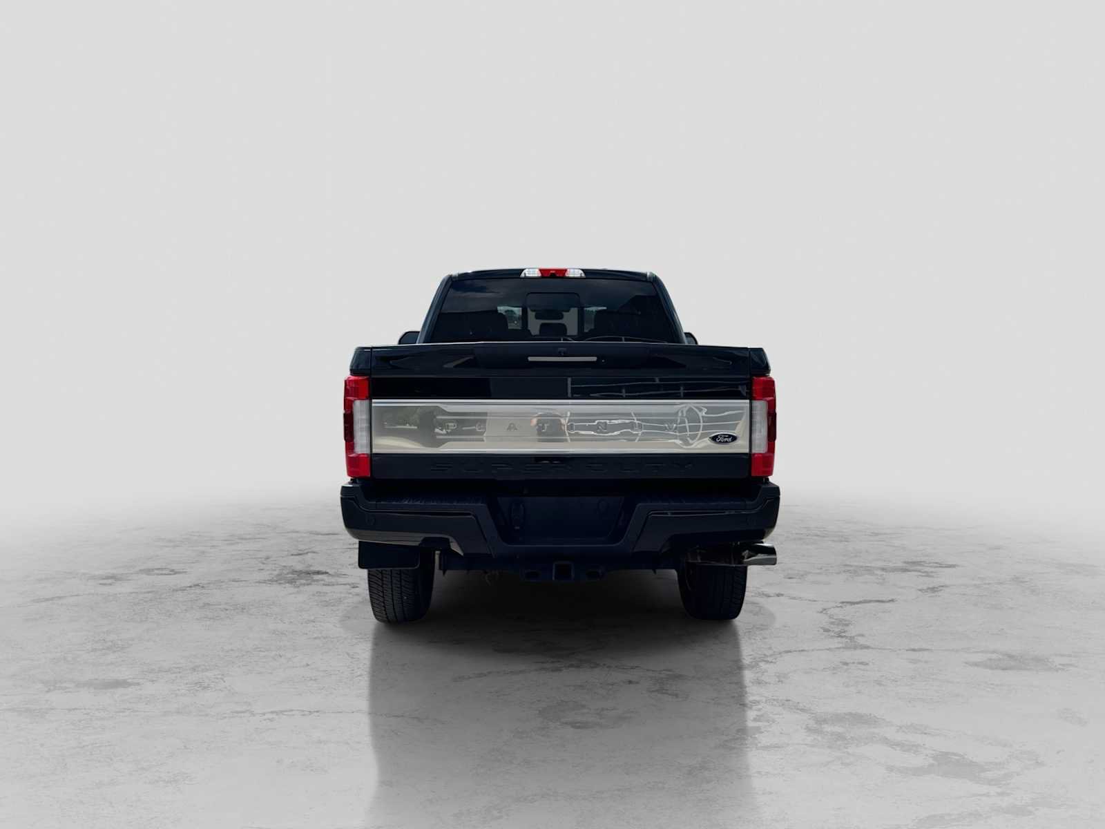 Used 2017 Ford F250 Platinum w/ Platinum Ultimate Package AWD/4WD image 5
