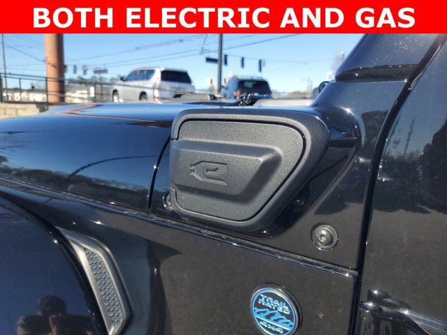 Used 2022 Jeep Wrangler Unlimited Sahara image 8