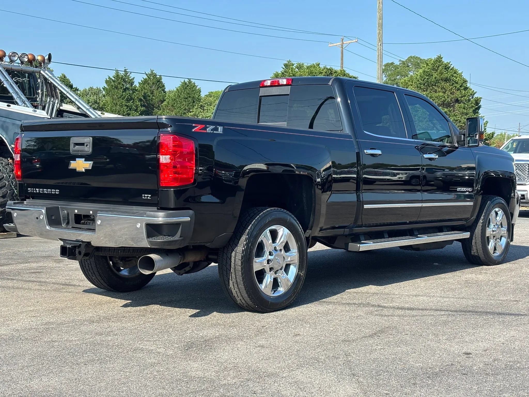 Used 2019 Chevrolet Silverado 2500 LTZ w/ Duramax Plus Package AWD/4WD image 3