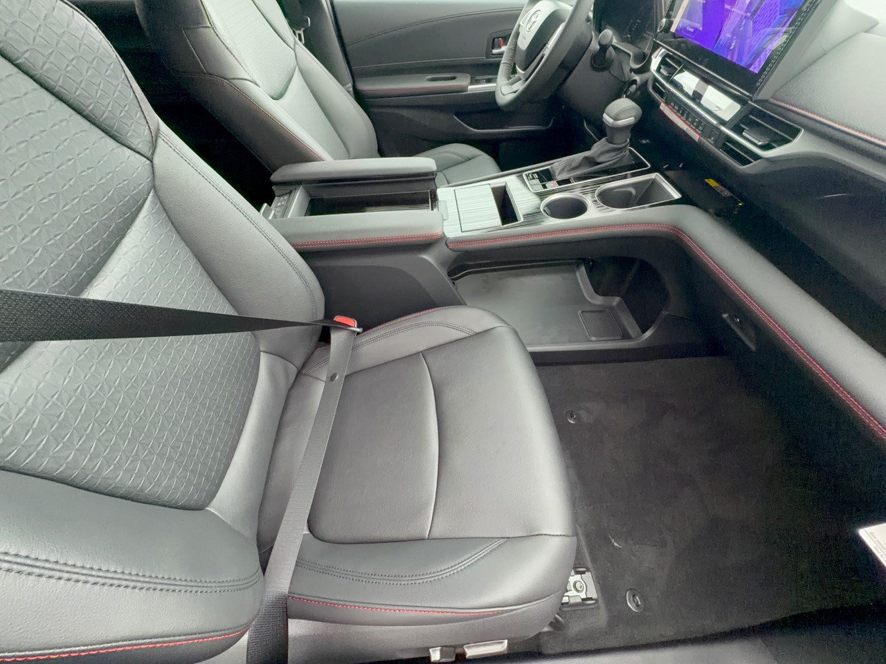 New 2026 Toyota Sienna XSE FWD image 31