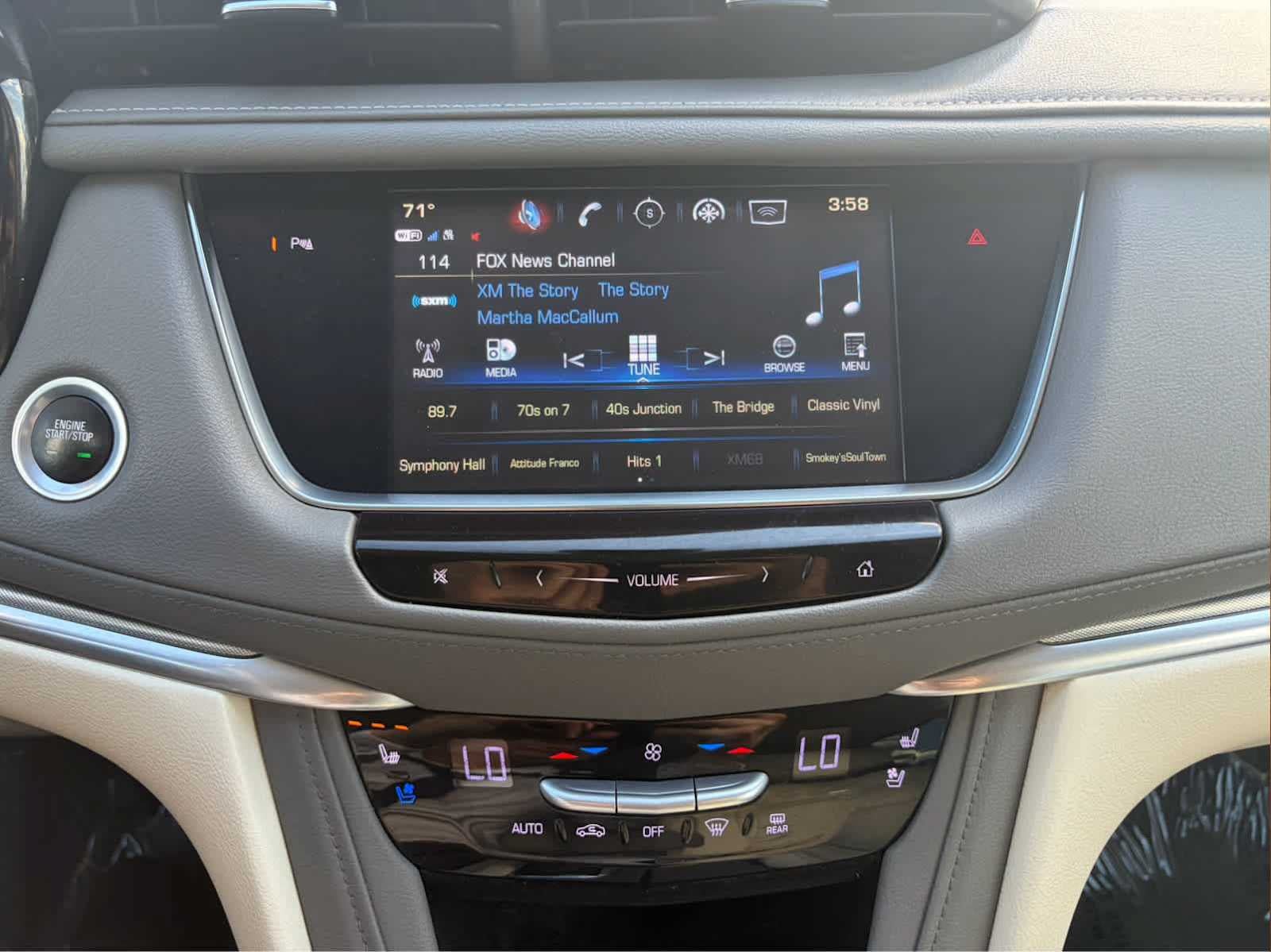 Used 2018 Cadillac XT5 Premium Luxury AWD/4WD image 16