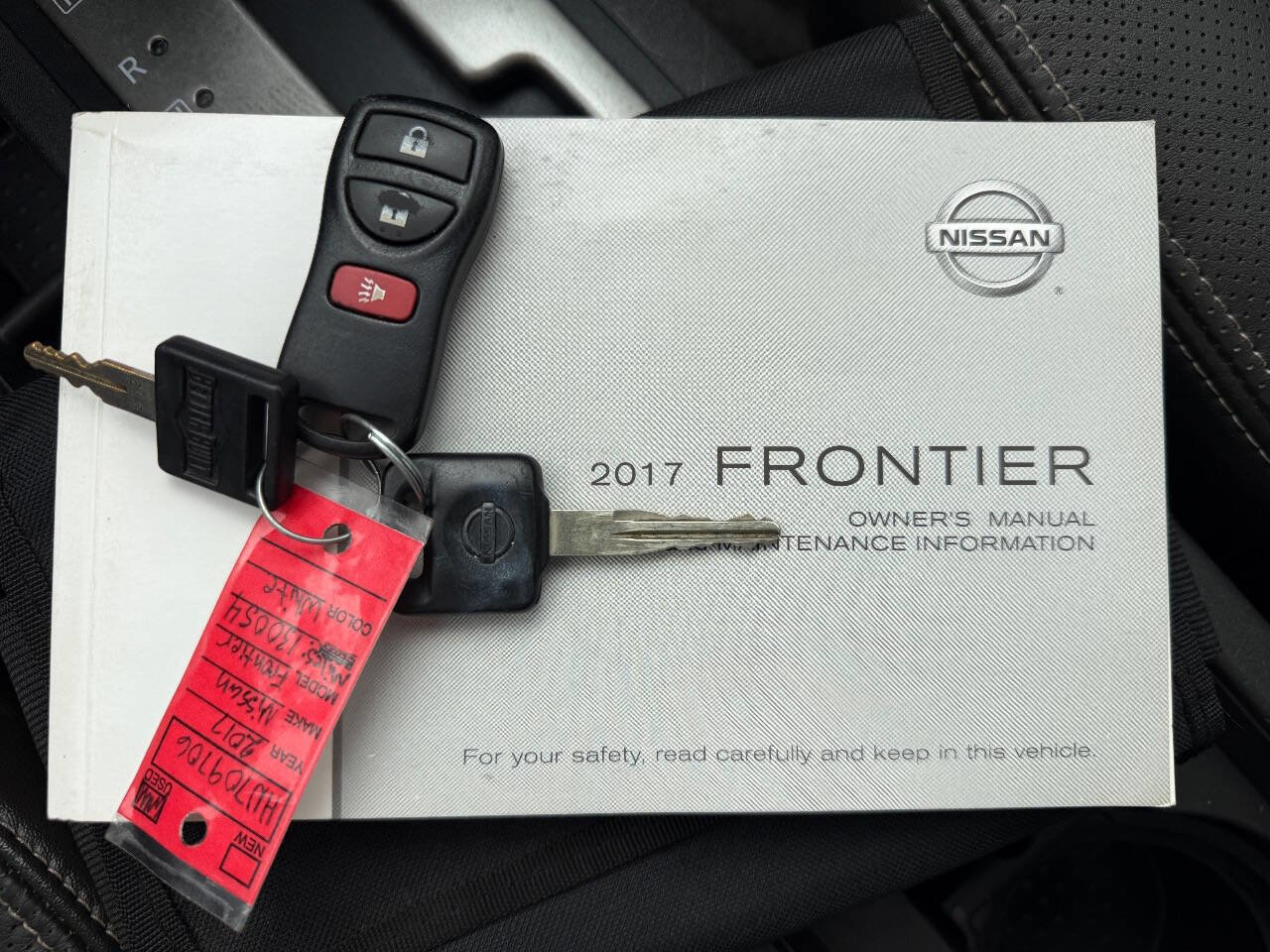 Used 2017 Nissan Frontier PRO-4X w/ Pro-4x Luxury Package image 25