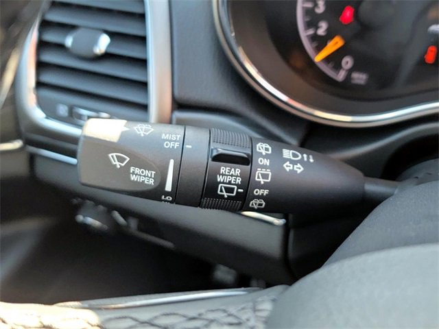 Used 2021 Jeep Grand Cherokee Limited image 18