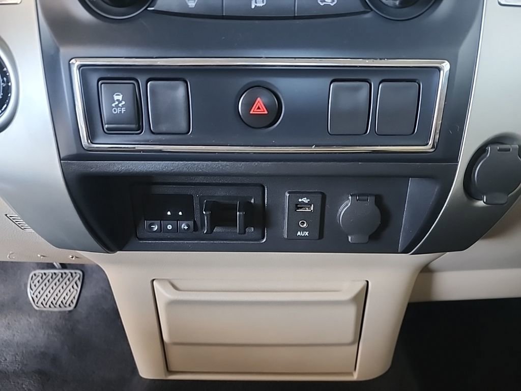 Used 2016 Nissan Titan SV RWD image 22