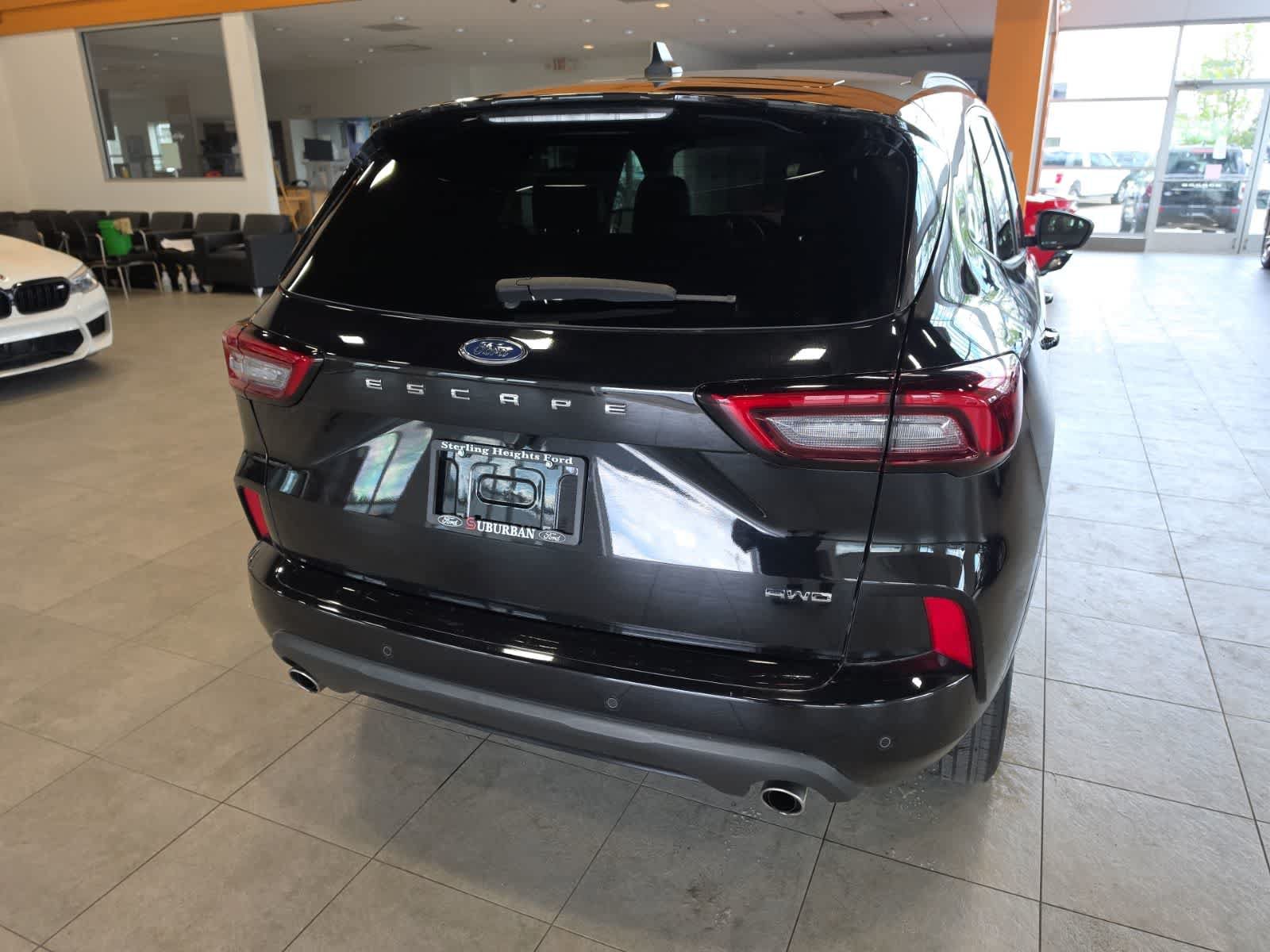 Used 2024 Ford Escape ST-Line w/ Tech Pack #1 AWD/4WD image 9
