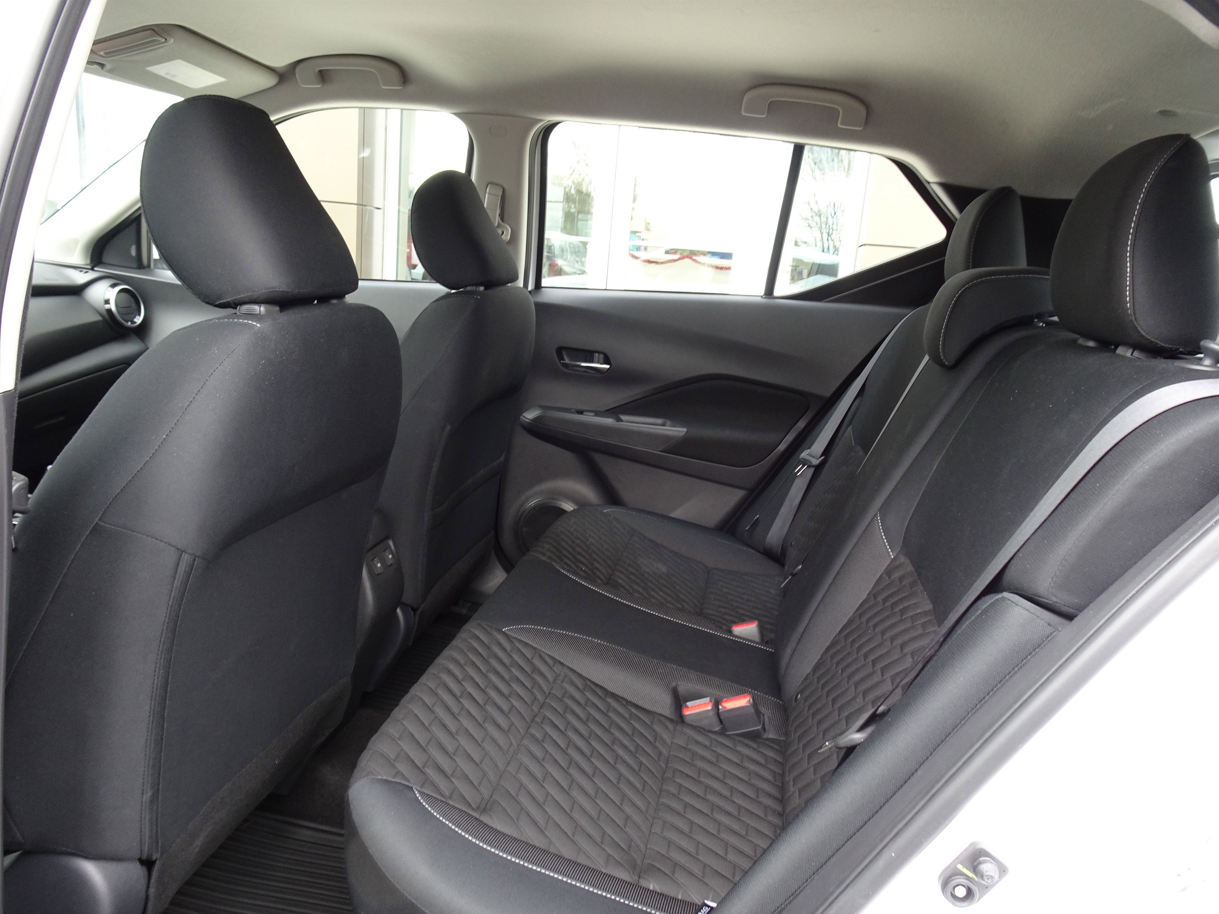 Used 2023 Nissan Kicks SV image 14