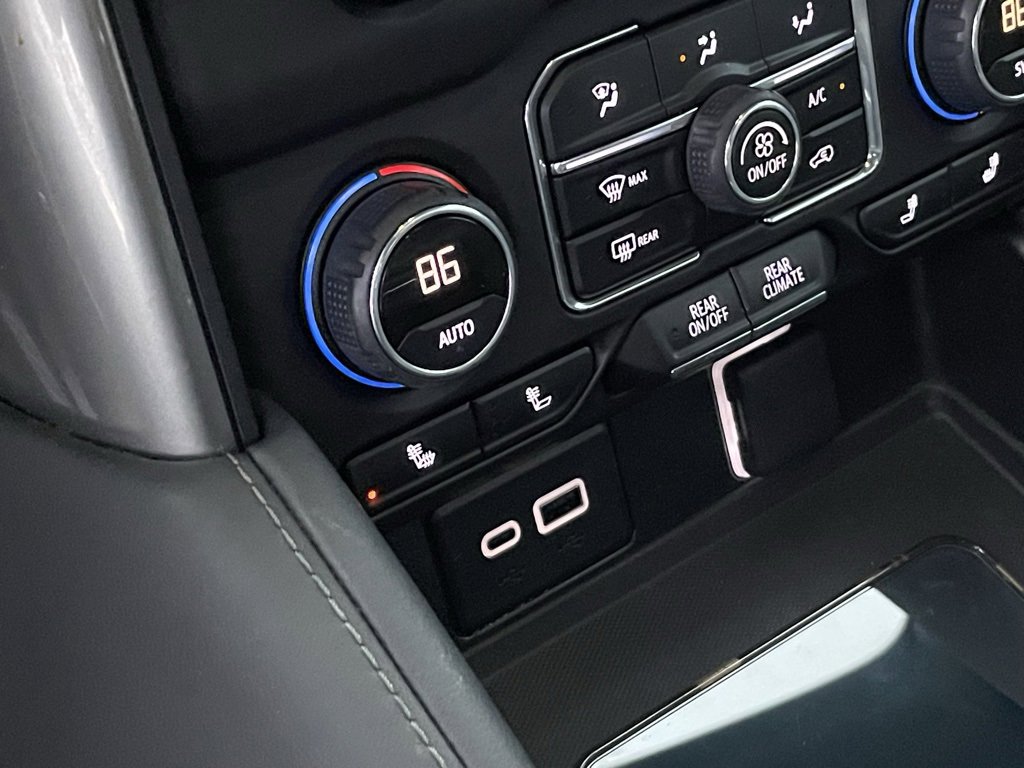 Used 2023 Chevrolet Suburban Z71 w/ Luxury Package image 19