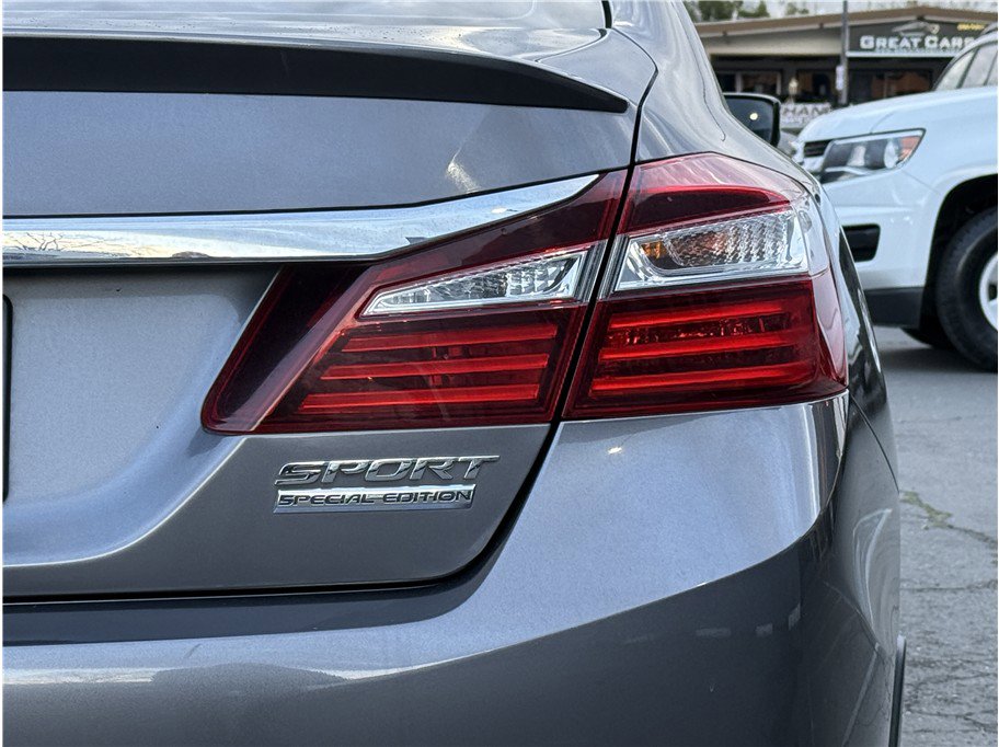 Used 2017 Honda Accord Sport Special Edition image 31