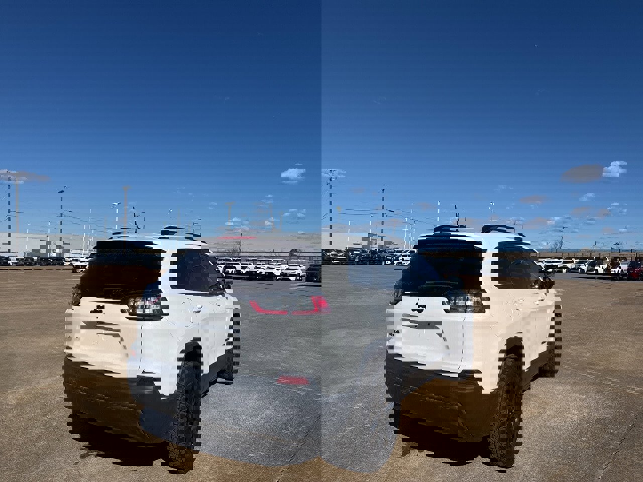 Used 2020 Jeep Cherokee Latitude Plus image 8