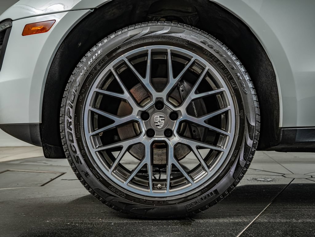 Used 2018 Porsche Macan AWD/4WD image 14