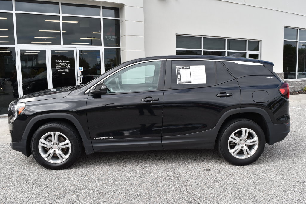 Used 2024 GMC Terrain SLE AWD/4WD image 4