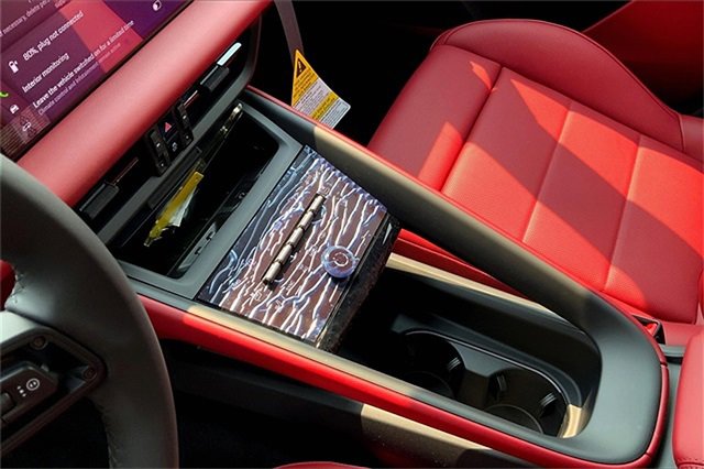 New 2025 Porsche Macan 4S Electric image 36