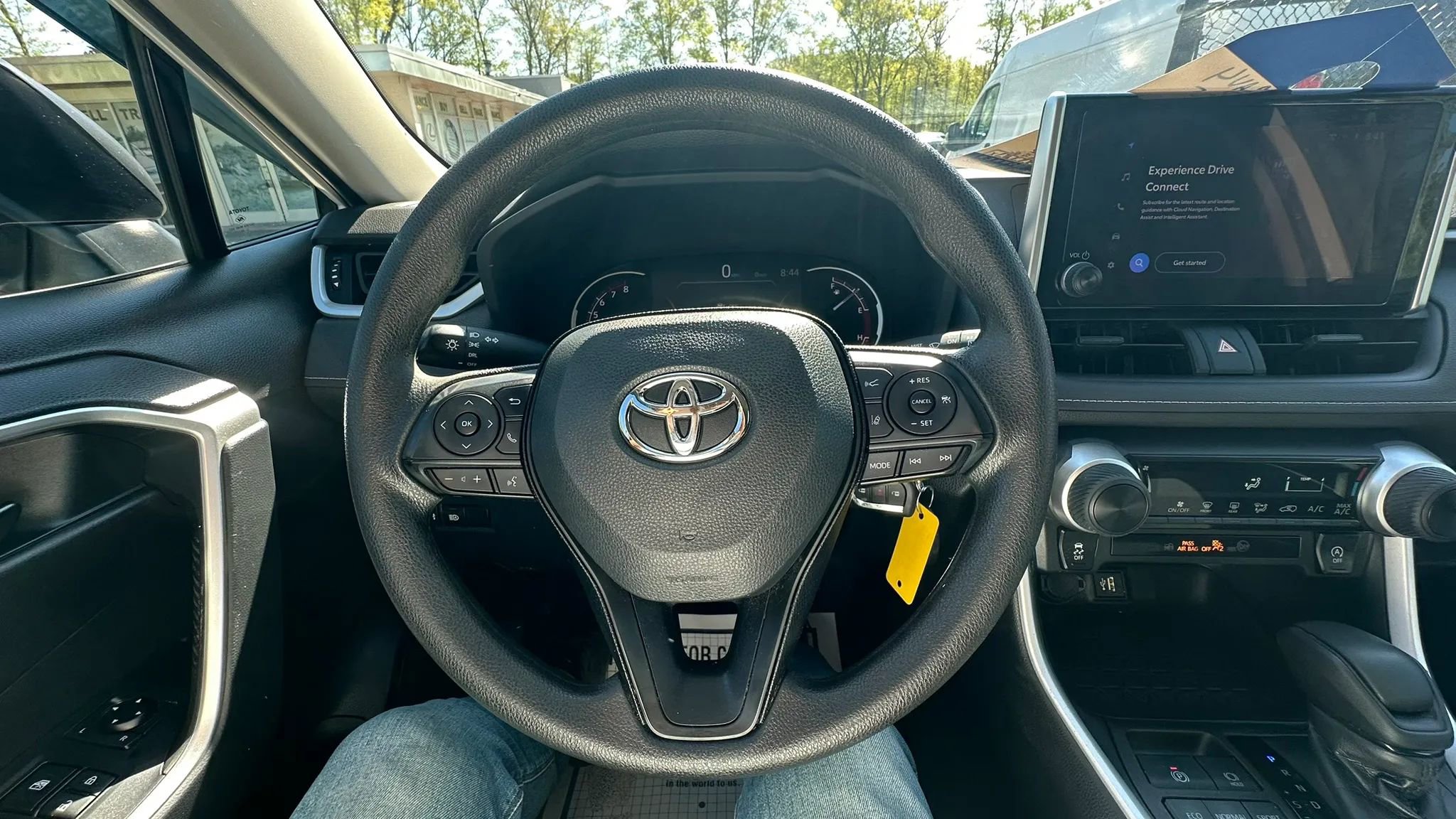 Used 2023 Toyota RAV4 LE AWD/4WD image 11