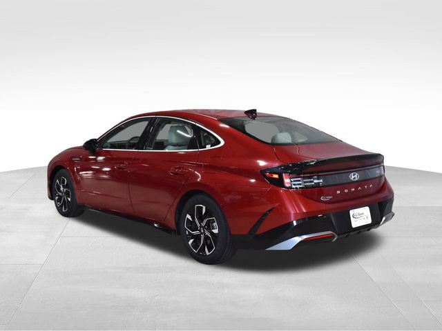 Used 2025 Hyundai Sonata SEL FWD image 9
