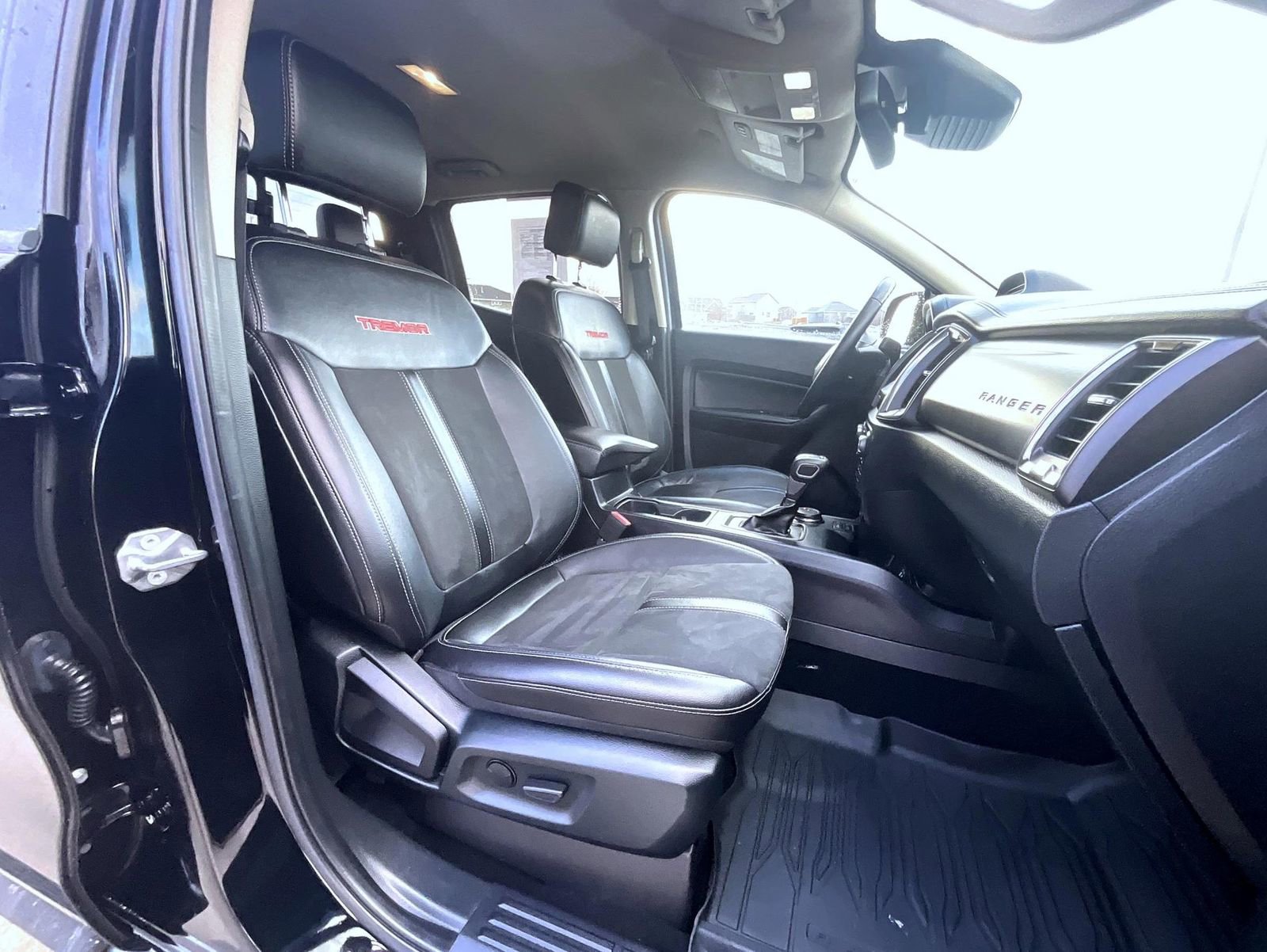 Used 2022 Ford Ranger Lariat w/ Tremor Off-Road Package image 16