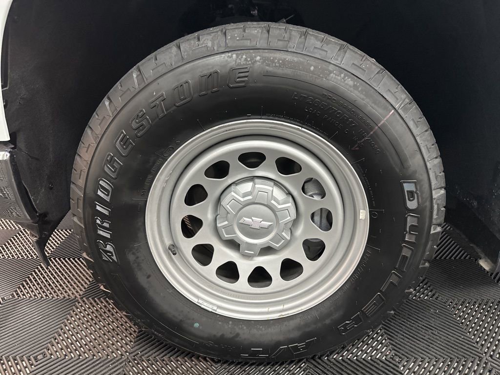 Used 2025 Chevrolet Silverado 1500 W/T w/ WT Value Package image 33