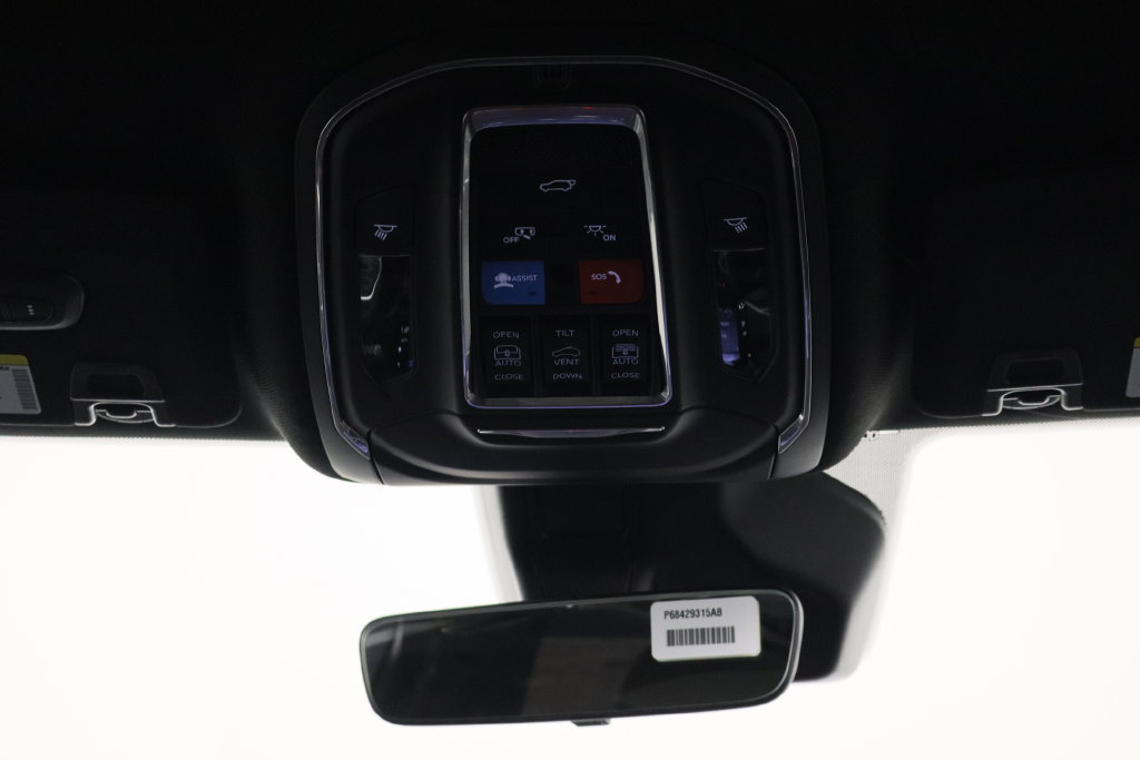 New 2026 Jeep Grand Cherokee Limited w/ Limited Altitude Package AWD/4WD image 28