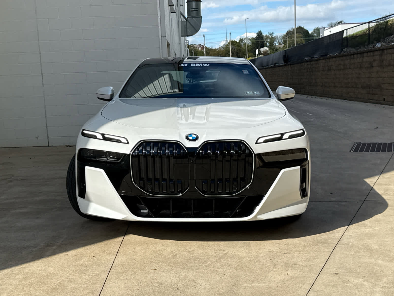 Used 2026 BMW 740i xDrive w/ Premium Package image 2