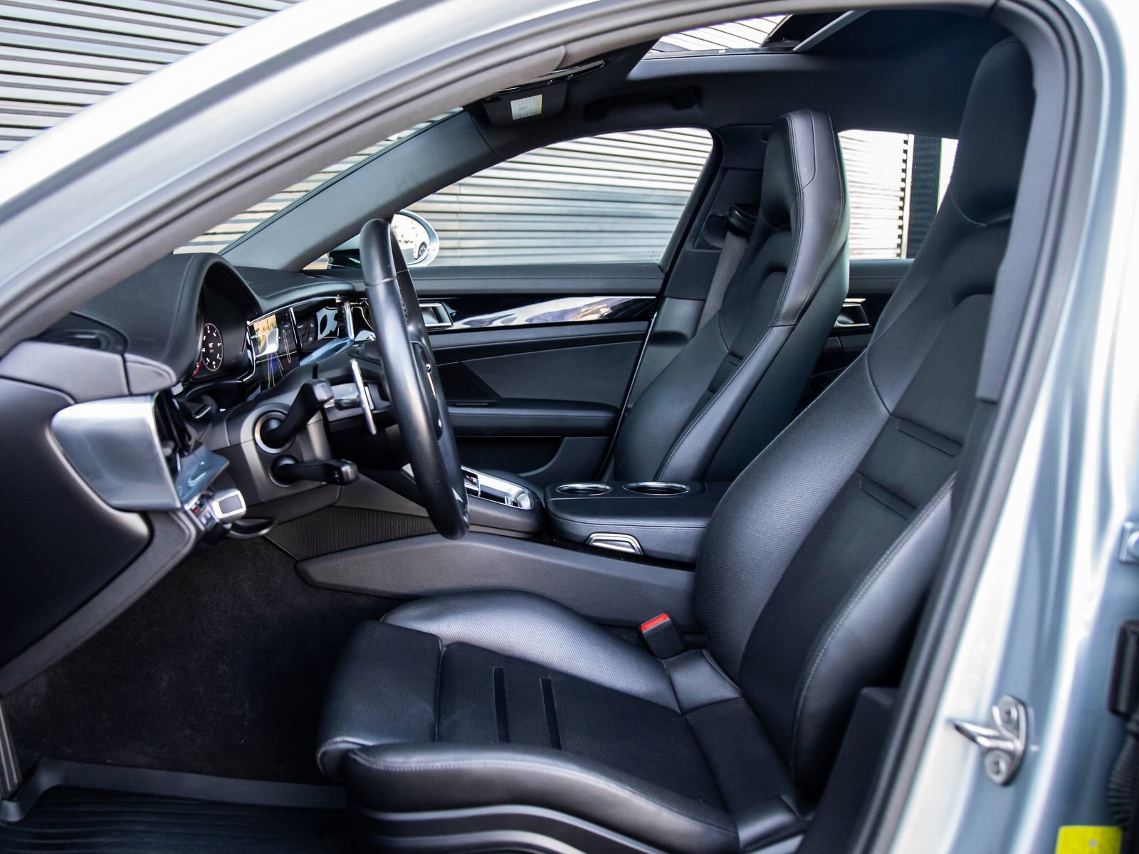 Certified 2023 Porsche Panamera RWD image 5