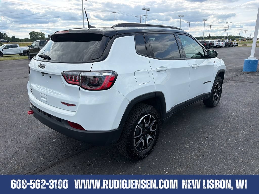 Used 2025 Jeep Compass Trailhawk AWD/4WD image 5