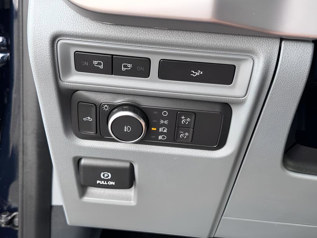 Used 2022 Ford F150 XLT w/ Equipment Group 302A High AWD/4WD image 39