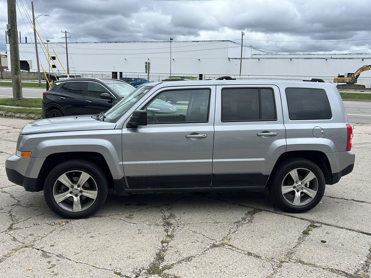Used 2017 Jeep Patriot High Altitude FWD image 8