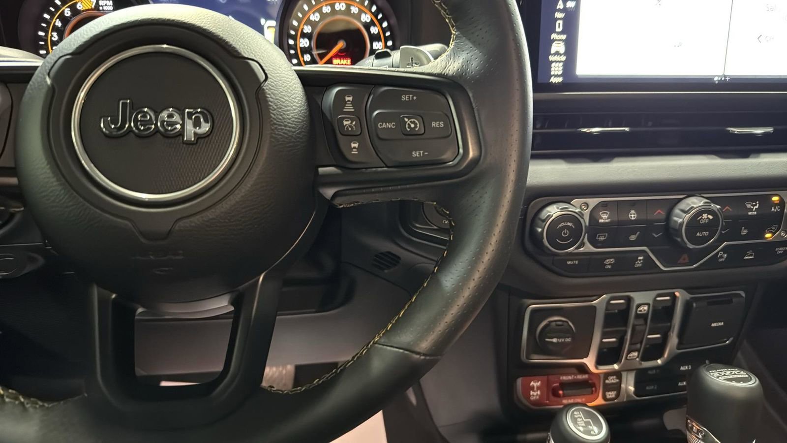 Used 2025 Jeep Wrangler Unlimited Rubicon 392 image 16