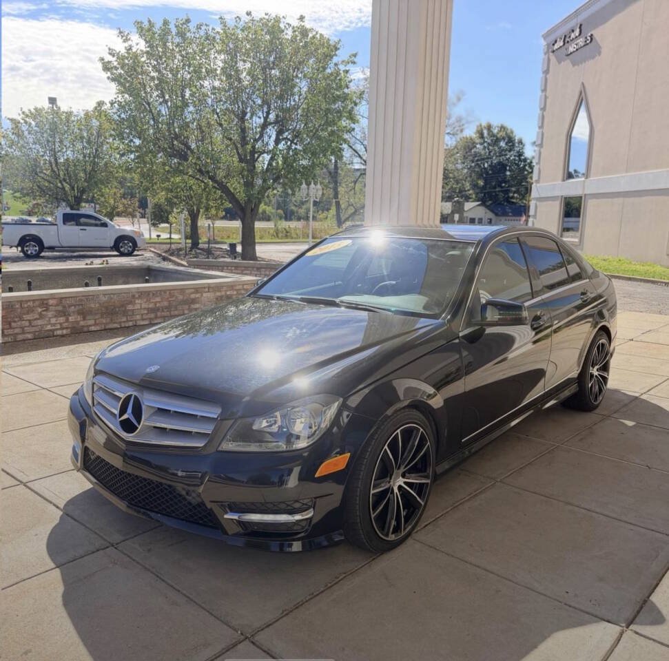 Used 2013 Mercedes-Benz C 300 4MATIC Sedan image 3