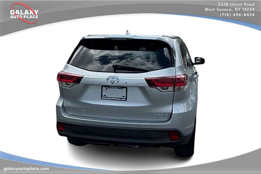 Used 2019 Toyota Highlander SE AWD/4WD image 6
