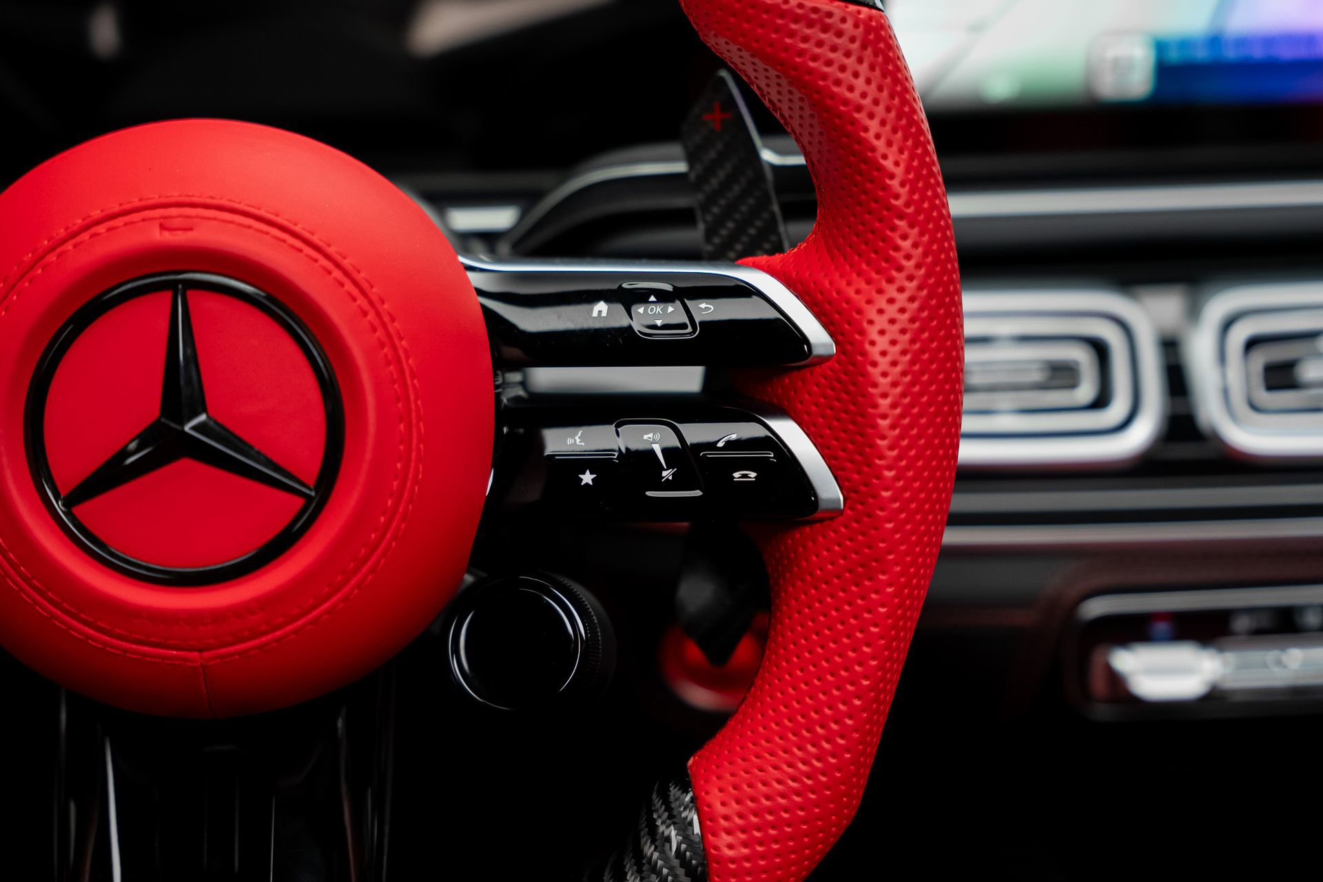 Used 2025 Mercedes-Benz GLE 53 AMG 4MATIC Coupe w/ AMG Night Package image 49