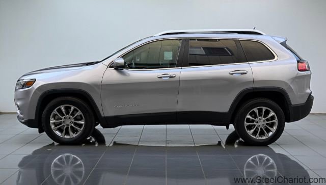 Used 2019 Jeep Cherokee Latitude Plus image 3