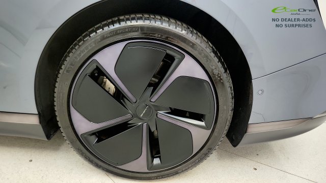 Used 2025 Lucid Air Pure RWD image 81