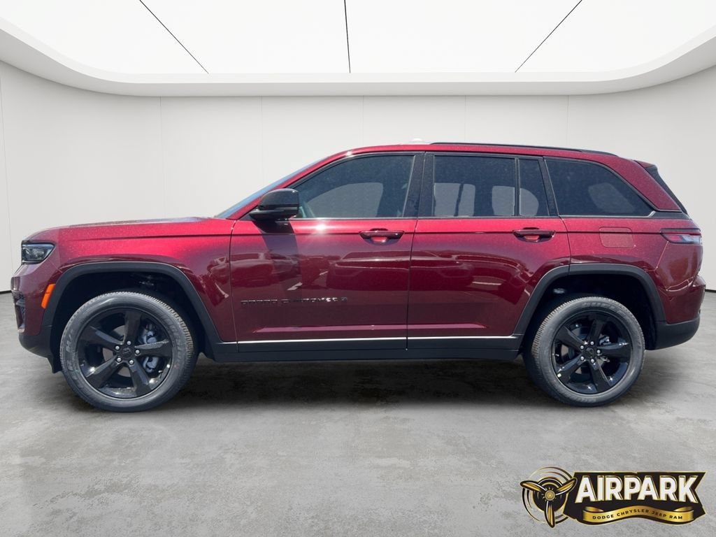 New 2025 Jeep Grand Cherokee Altitude AWD/4WD image 3