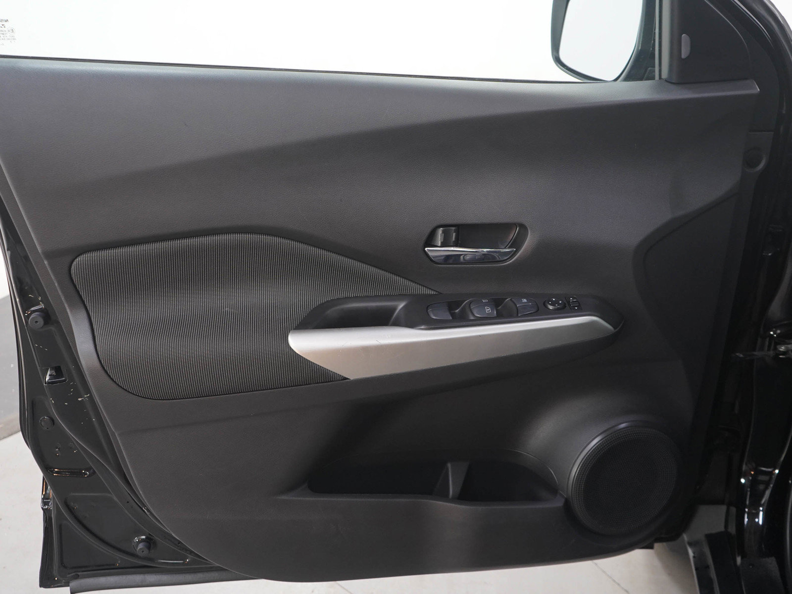 Used 2020 Nissan Kicks SV FWD image 19