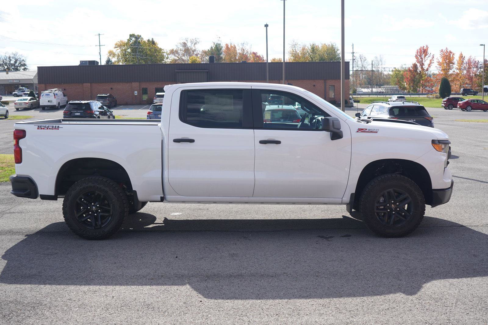 New 2026 Chevrolet Silverado 1500 Custom Trail Boss AWD/4WD image 2