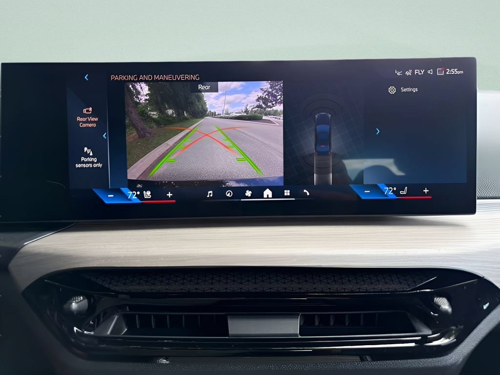 New 2026 BMW 330i Sedan w/ Premium Package RWD image 18