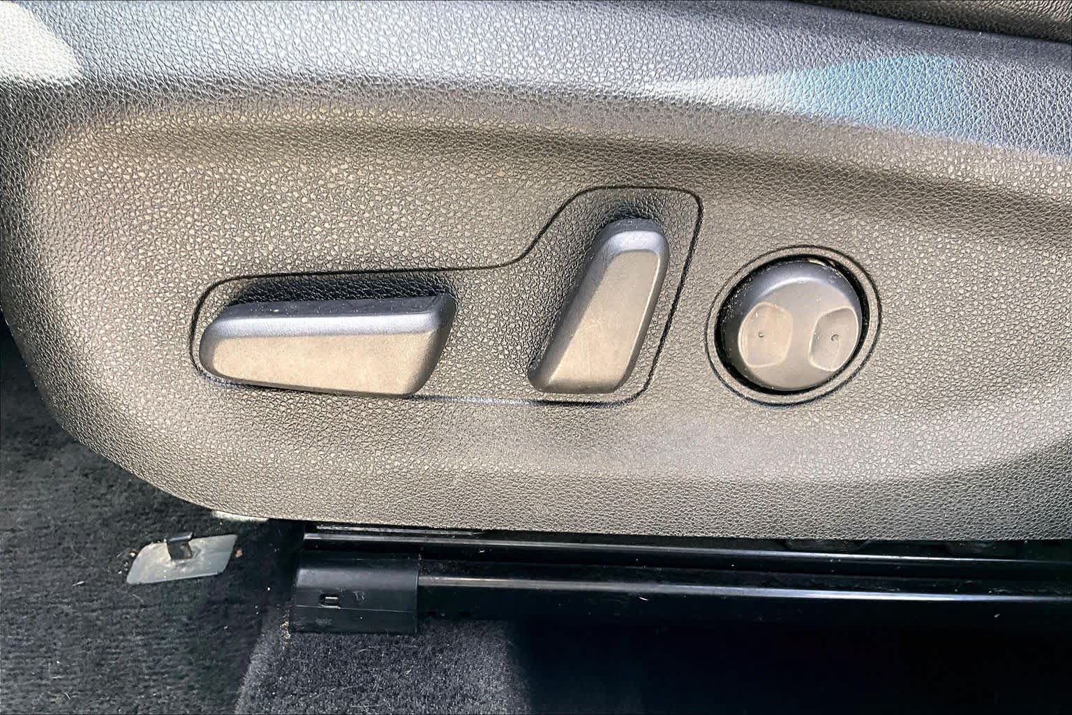 Used 2018 Kia Niro Touring FWD image 31