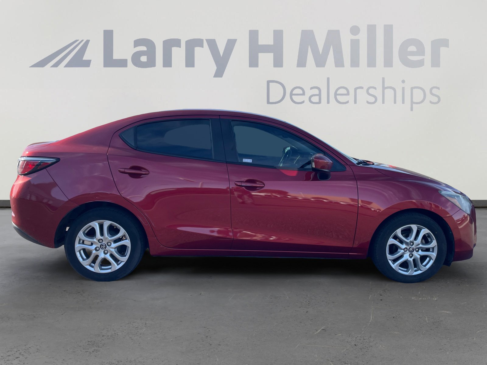 Used 2017 Toyota Yaris iA FWD image 6