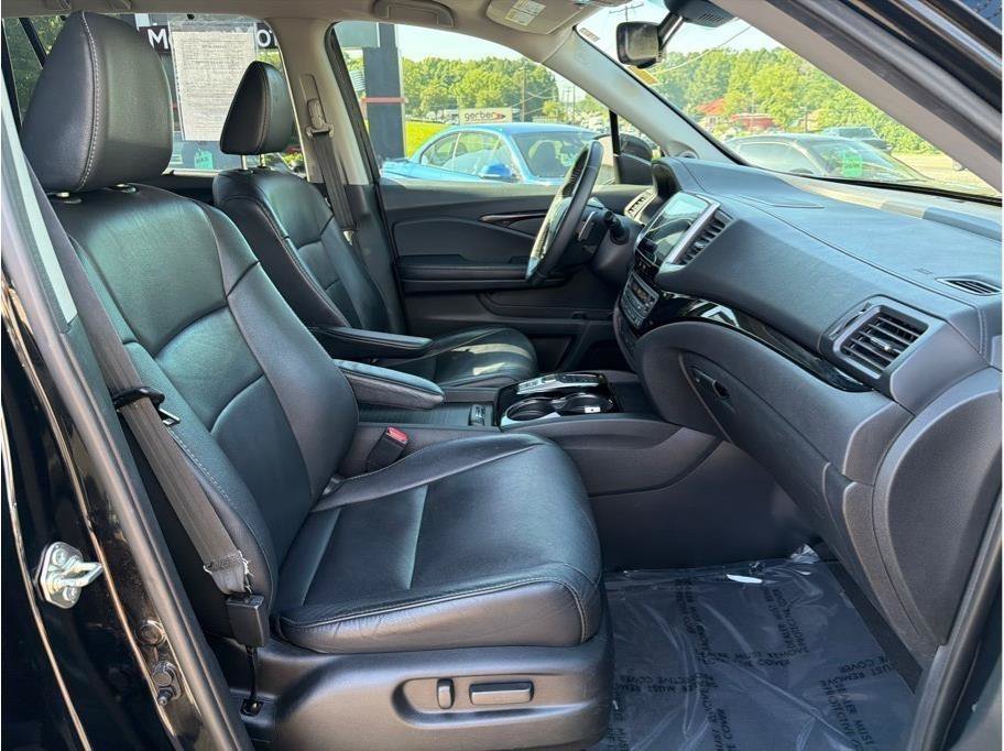 Used 2017 Honda Pilot Touring image 15
