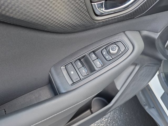 Used 2025 Subaru Outback Premium AWD/4WD image 14