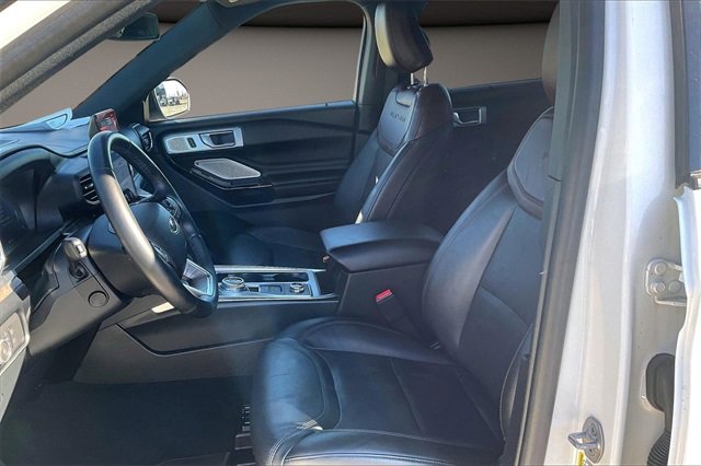Used 2022 Ford Explorer Platinum w/ Technology Package image 22