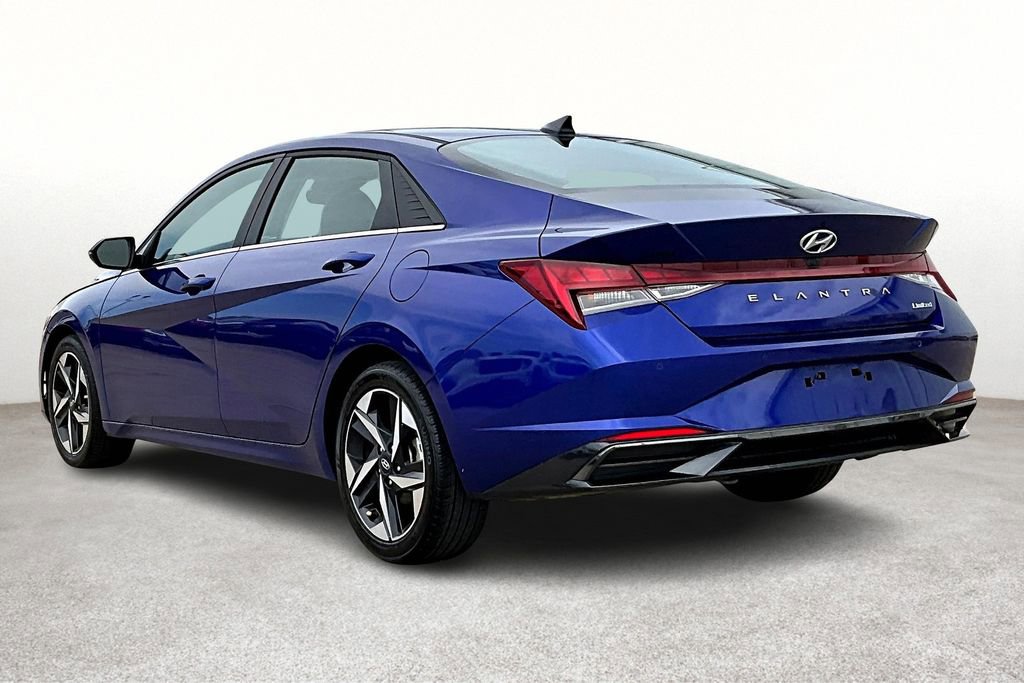 Used 2023 Hyundai Elantra Limited w/ Cargo Package FWD image 15
